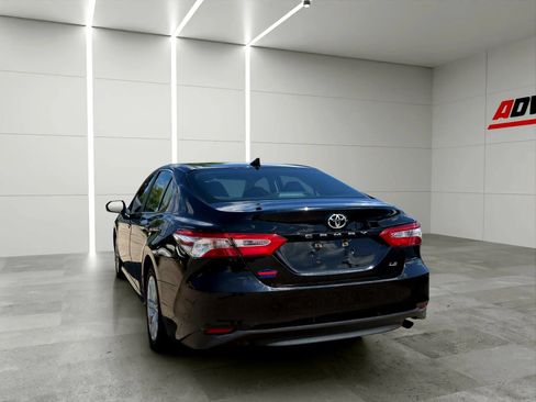 Used 2020 Toyota Camry LE w/ Convenience Package FWD image 5