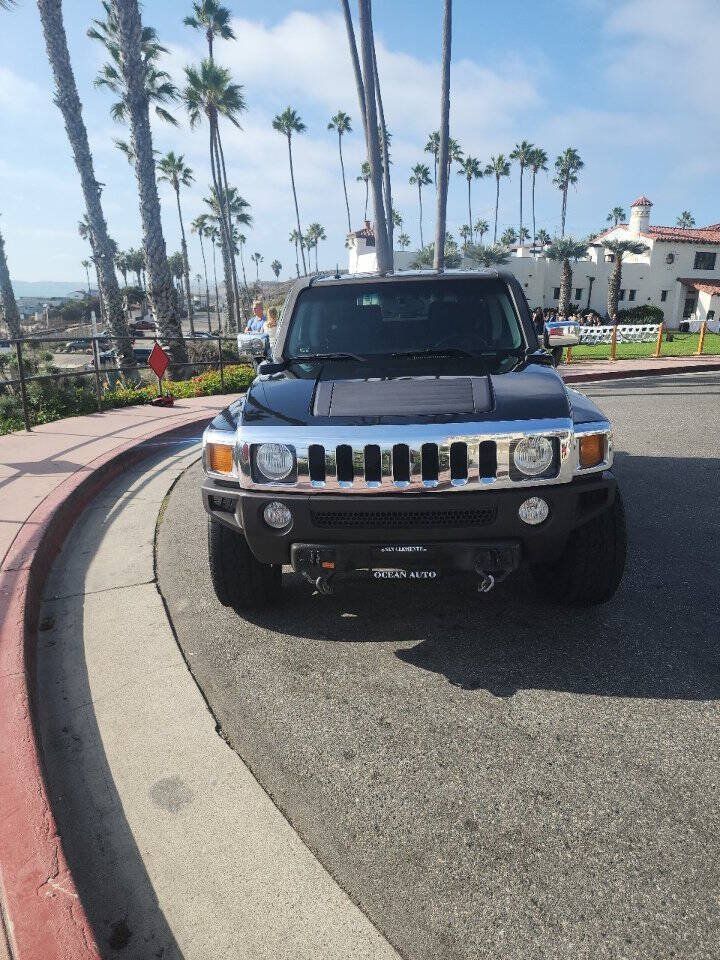 Used 2006 HUMMER H3 w/ Chrome Appearance Package AWD/4WD image 3