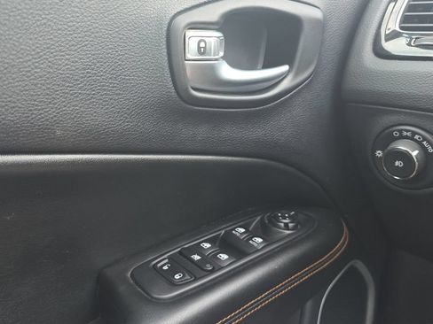 Used 2020 Jeep Compass Limited AWD/4WD image 11