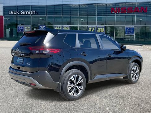 Used 2023 Nissan Rogue SV image 6