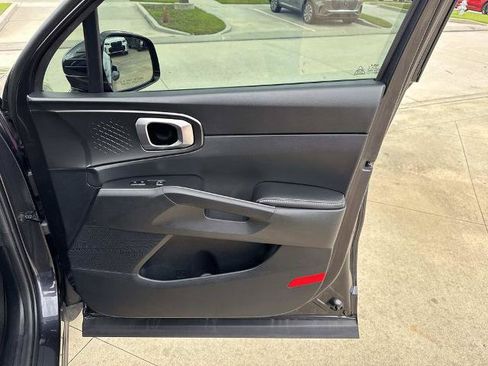 Used 2025 Kia Sorento EX w/ Panoramic Sunroof Package FWD image 15