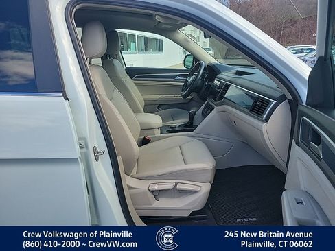 Certified 2021 Volkswagen Atlas SE w/ Panoramic Sunroof Package image 17