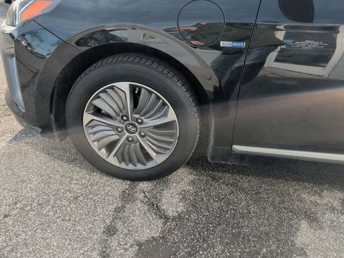 Used 2020 Hyundai Ioniq SEL image 11