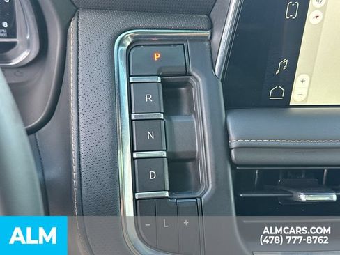 Used 2024 GMC Yukon XL AT4 w/ AT4 Premium Package AWD/4WD image 37