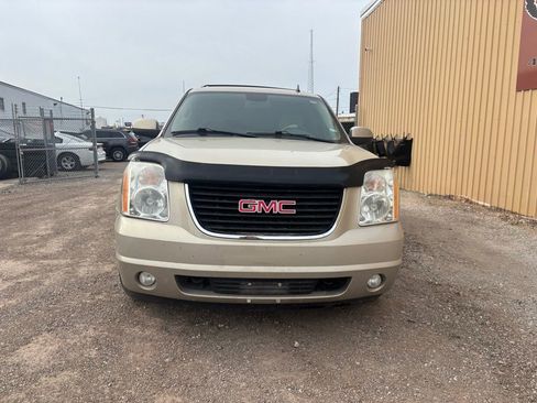 Used 2011 GMC Yukon XL SLE w/ Convenience Package image 2