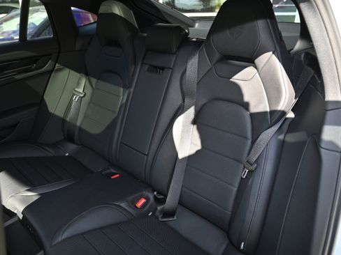 Used 2024 Porsche Panamera 4 image 33