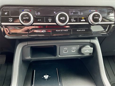 Used 2025 Honda Pilot EX-L image 16