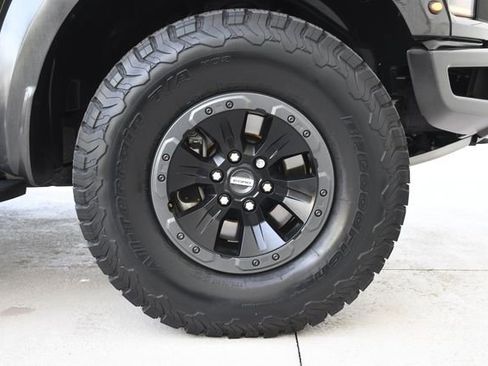 Used 2018 Ford F150 Raptor w/ Equipment Group 802A Luxury image 32