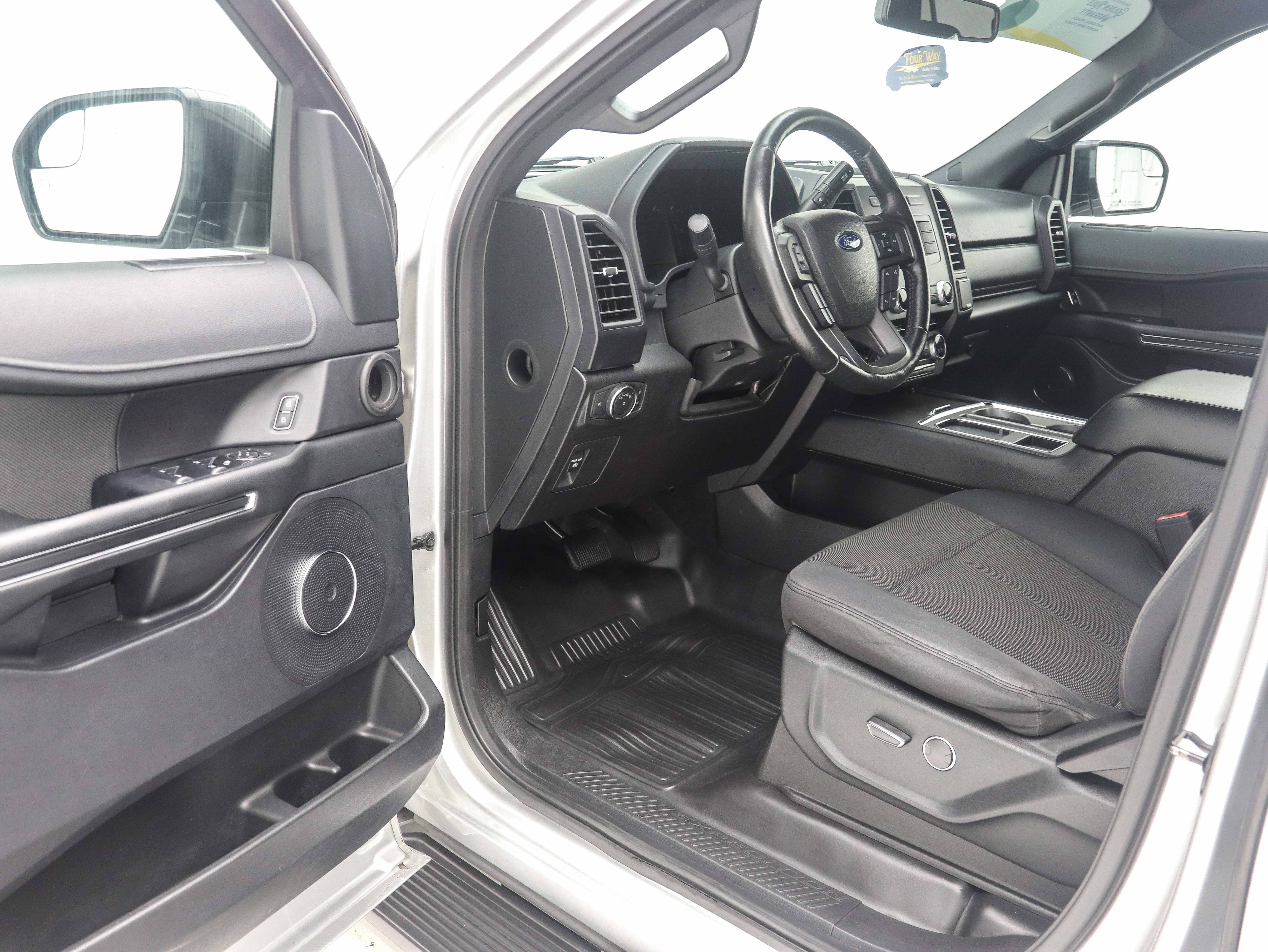 Used 2018 Ford Expedition Max XL AWD/4WD image 22
