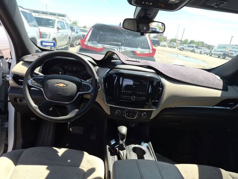 Used 2022 Chevrolet Traverse LS FWD image 4