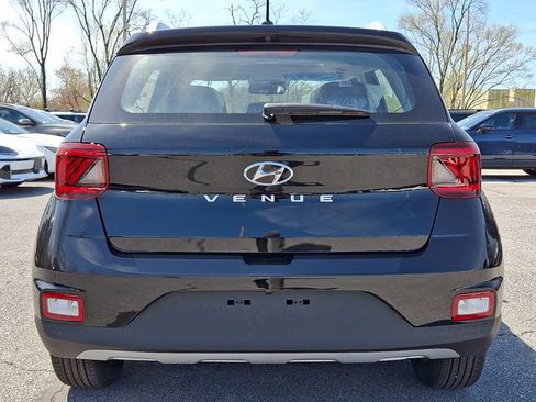 New 2026 Hyundai Venue SEL FWD image 5