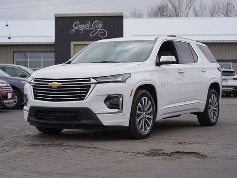 Used 2023 Chevrolet Traverse Premier AWD/4WD image 7