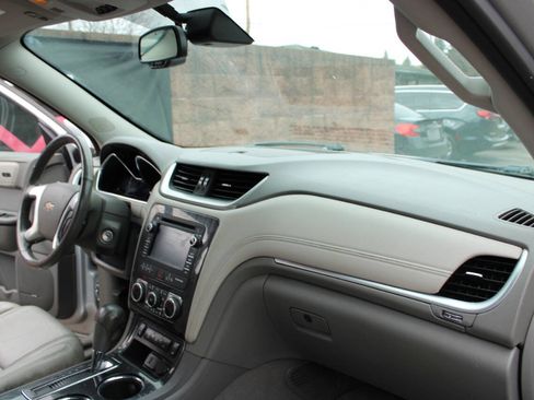 Used 2015 Chevrolet Traverse LTZ AWD/4WD image 13
