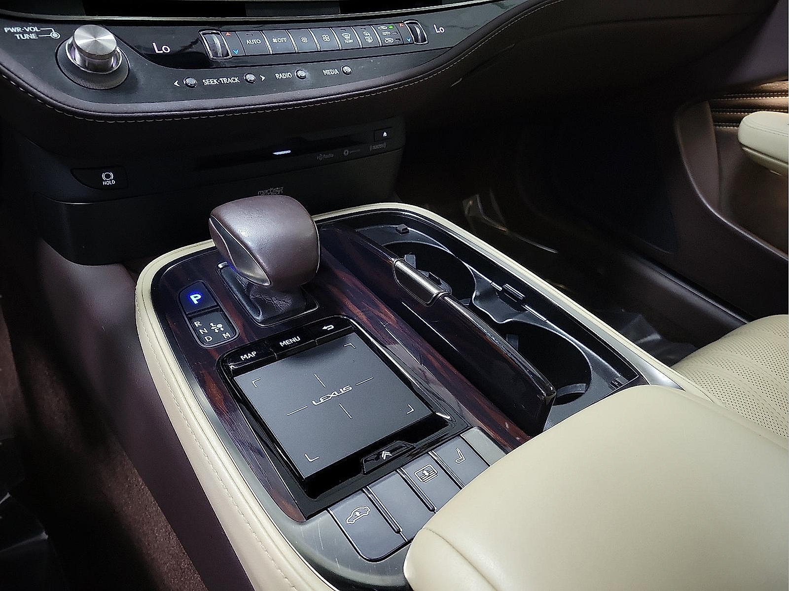 Used 2018 Lexus LS 500 w/ Luxury Package RWD image 13