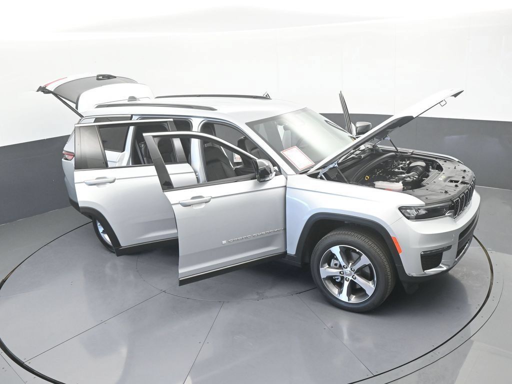 Used 2025 Jeep Grand Cherokee L Limited RWD image 72