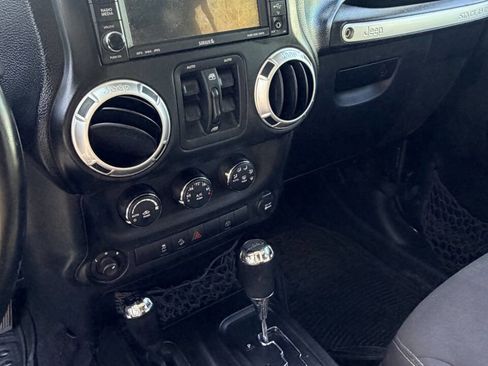 Used 2013 Jeep Wrangler Unlimited Rubicon w/ Dual Top Group image 12