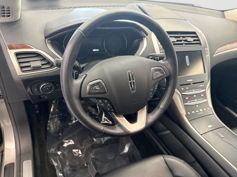 Used 2016 Lincoln MKZ FWD image 12