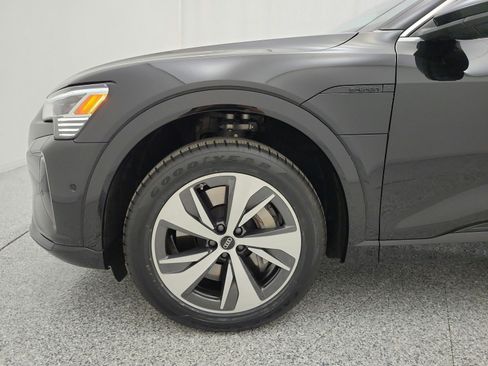 Used 2024 Audi Q8 e-tron Premium Plus AWD/4WD image 17