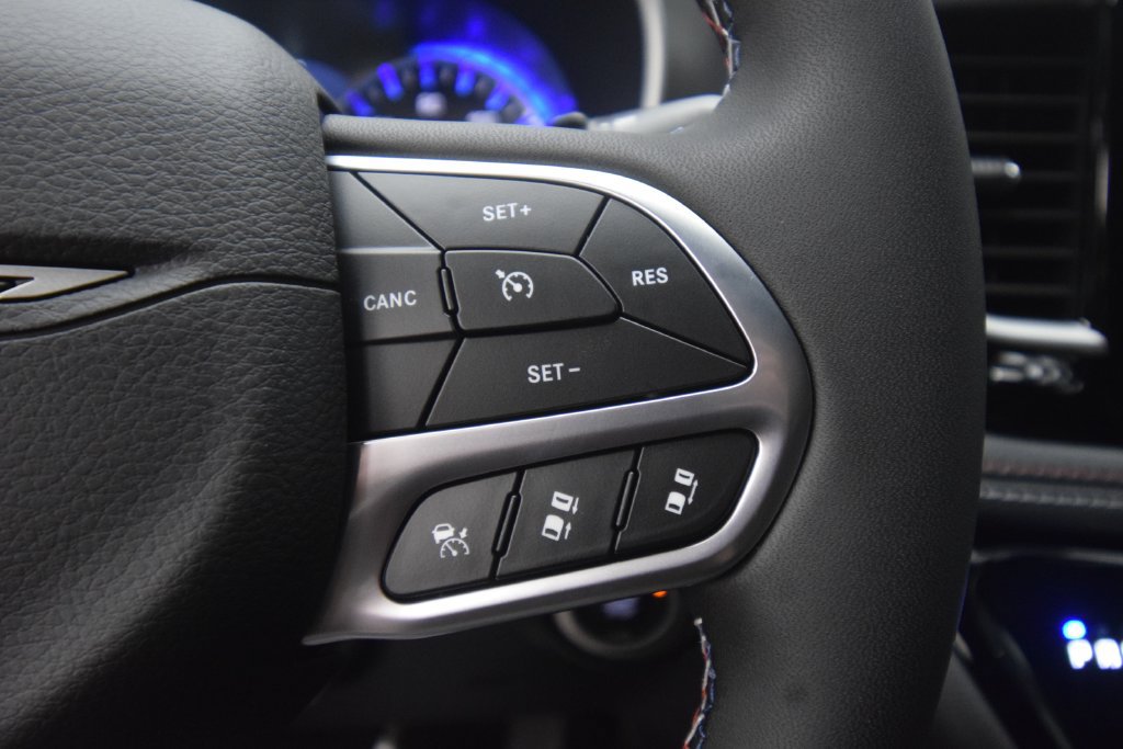 New 2027 Chrysler Pacifica Select FWD image 23