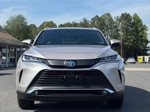 Used 2023 Toyota Venza XLE AWD/4WD image 3