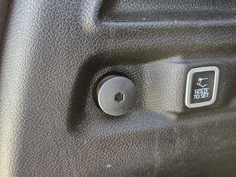 Used 2021 Jeep Grand Cherokee L Limited AWD/4WD image 29