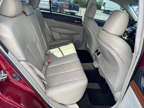 Used 2014 Subaru Outback 2.5i Limited w/ Moonroof Package AWD/4WD image 18