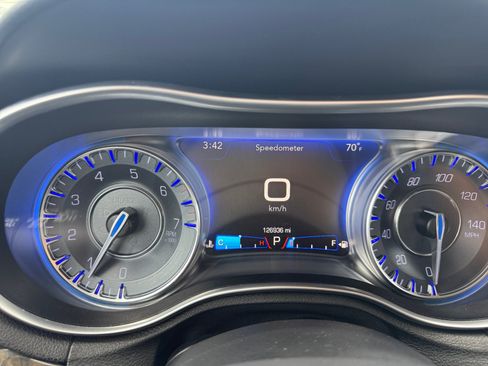 Used 2016 Chrysler 300 C RWD image 13