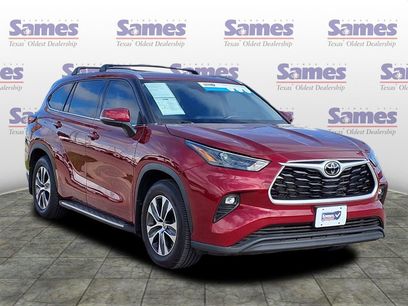 Used 2022 Toyota Highlander XLE