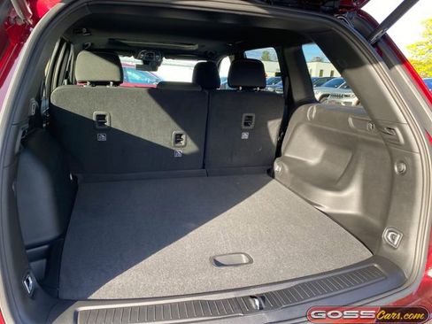 New 2025 Jeep Grand Cherokee Laredo X w/ Luxury Tech Group I image 8