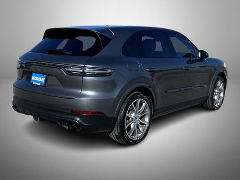 Used 2021 Porsche Cayenne AWD/4WD image 5