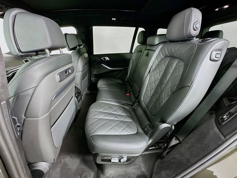 Used 2025 BMW X7 xDrive40i w/ Premium Package AWD/4WD image 25