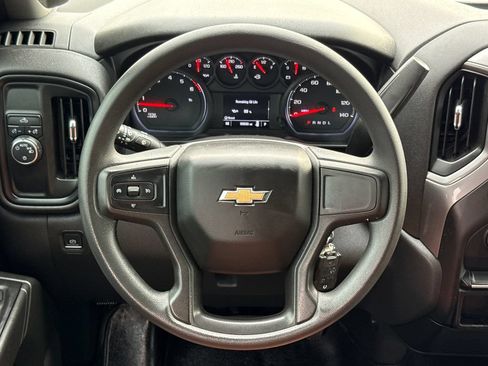 Used 2020 Chevrolet Silverado 1500 Custom w/ Custom Value Package RWD image 13