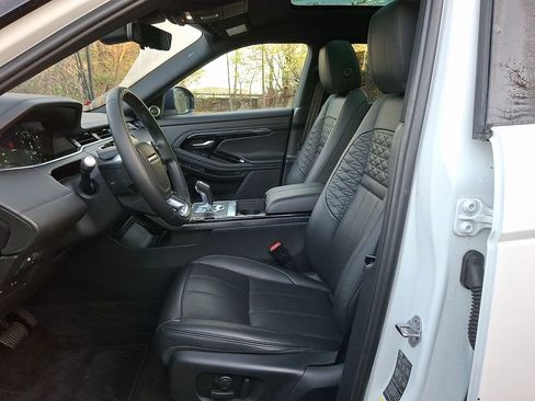 Used 2020 Land Rover Range Rover Evoque SE image 9