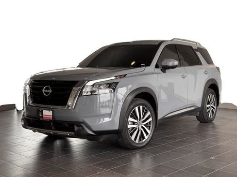 Used 2022 Nissan Pathfinder Platinum w/ Cargo Package image 1