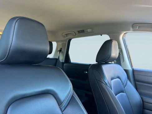 Used 2024 Nissan Pathfinder SL image 24