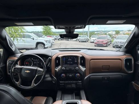 Used 2020 Chevrolet Silverado 1500 High Country w/ Technology Package AWD/4WD image 17
