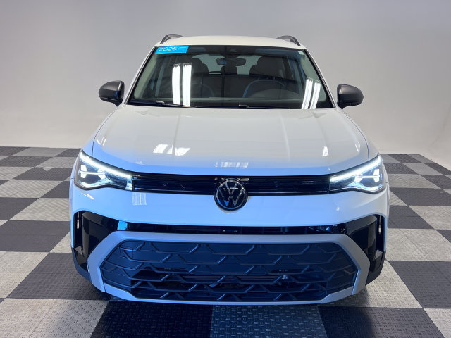 Certified 2025 Volkswagen Taos S FWD image 2