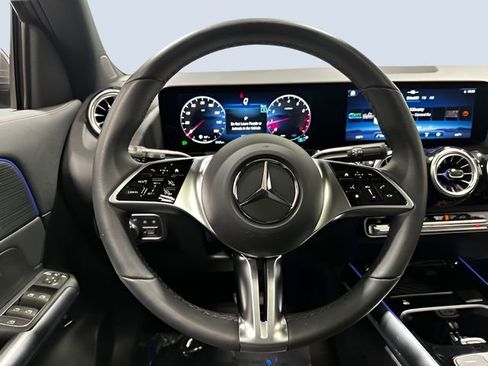 Used 2026 Mercedes-Benz GLA 250 4MATIC image 17