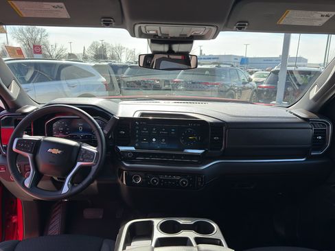 Used 2024 Chevrolet Silverado 1500 LT image 31