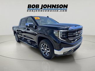 Used 2023 GMC Sierra 1500 SLT w/ SLT Premium Plus Package AWD/4WD video 1