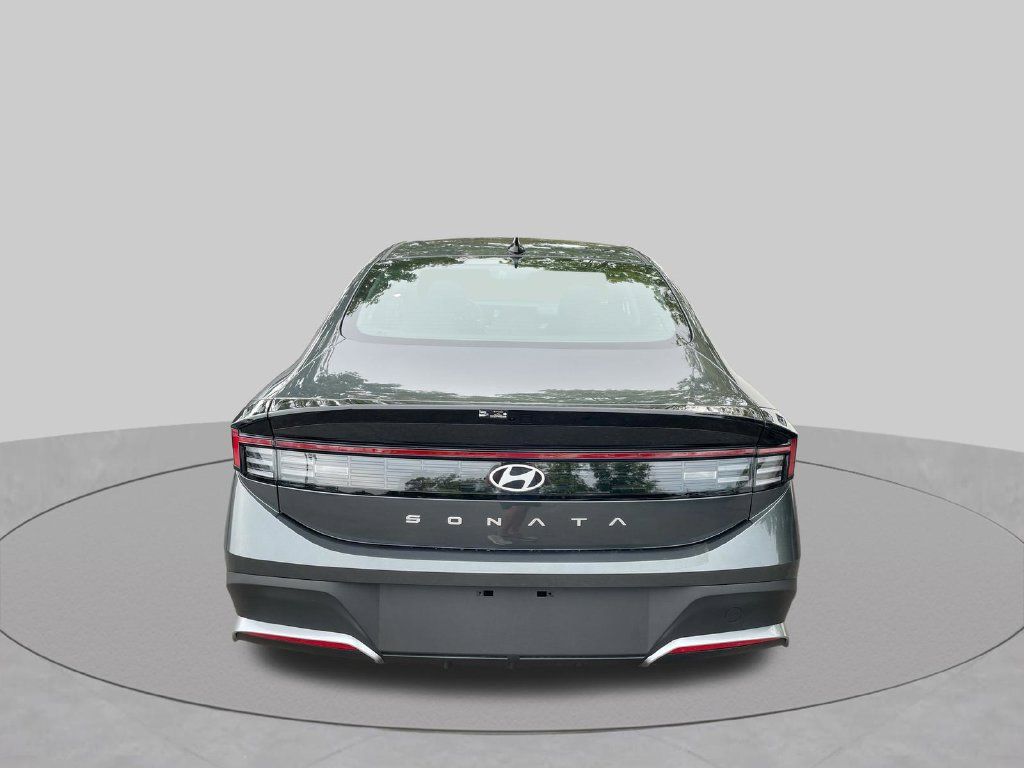 Used 2026 Hyundai Sonata SE FWD image 32