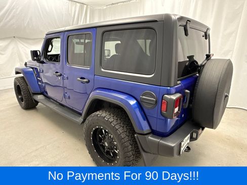Used 2018 Jeep Wrangler Unlimited Sahara w/ Cold Weather Group AWD/4WD image 5