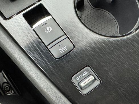 Used 2023 Nissan Rogue SV image 27