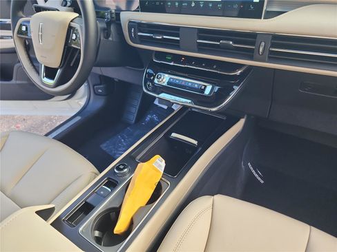 New 2026 Lincoln Corsair Premiere image 26