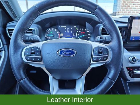 Used 2022 Ford Explorer XLT w/ Equipment Group 202A image 10