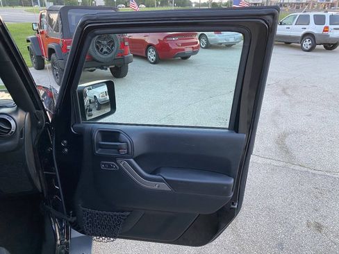 Used 2018 Jeep Wrangler Unlimited Sport S AWD/4WD image 31