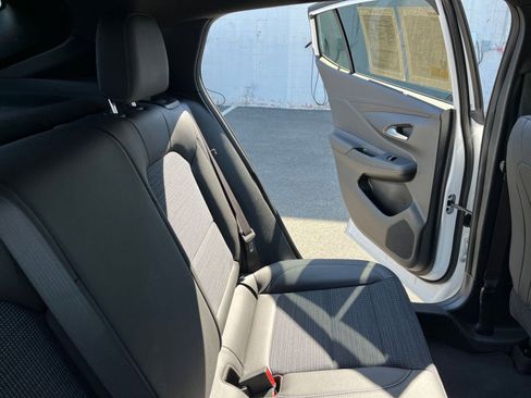 Used 2025 Buick Envista Preferred FWD image 37