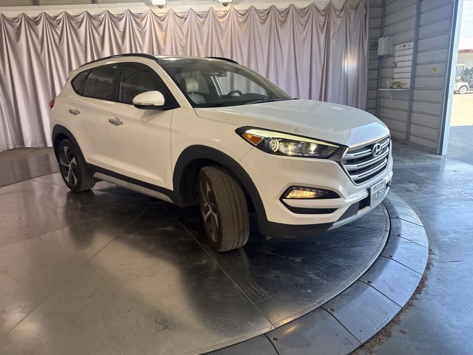 Used 2017 Hyundai Tucson Limited w/ Limited Ultimate Package 03 FWD image 2