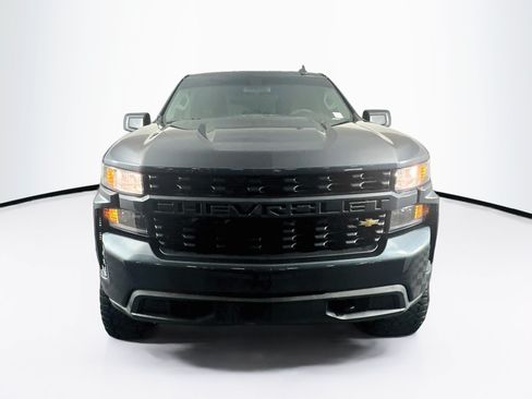 Used 2020 Chevrolet Silverado 1500 Custom w/ Custom Value Package RWD image 2