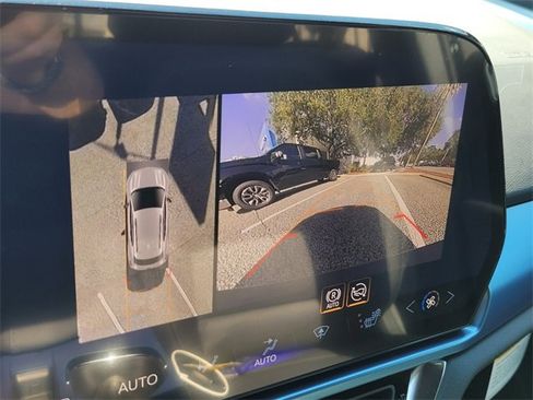 New 2026 Chevrolet Equinox EV LT image 24